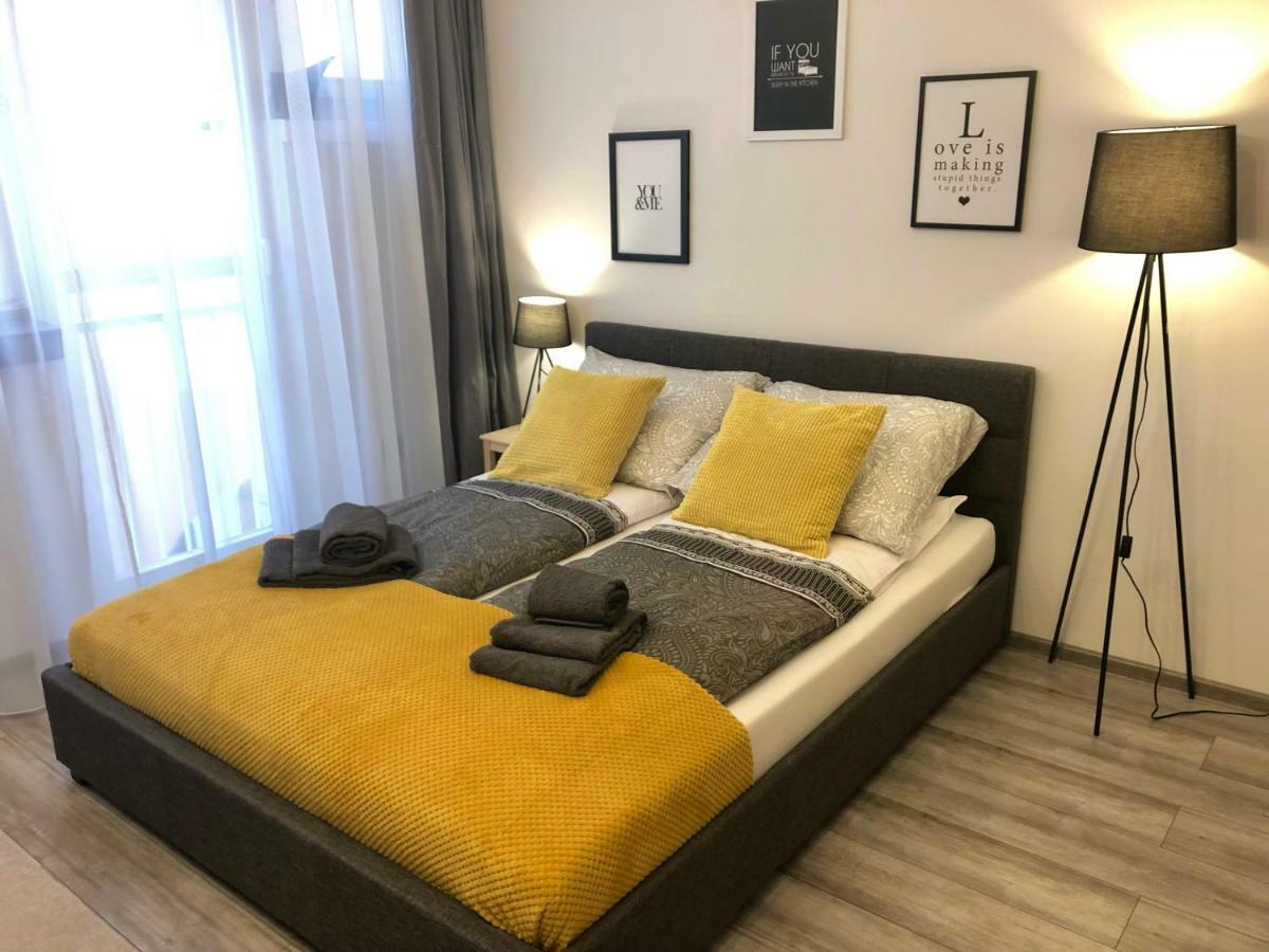 Apartament Szczesliwa 13 - Plac Ratuszowy Jelenia Góra Exterior foto